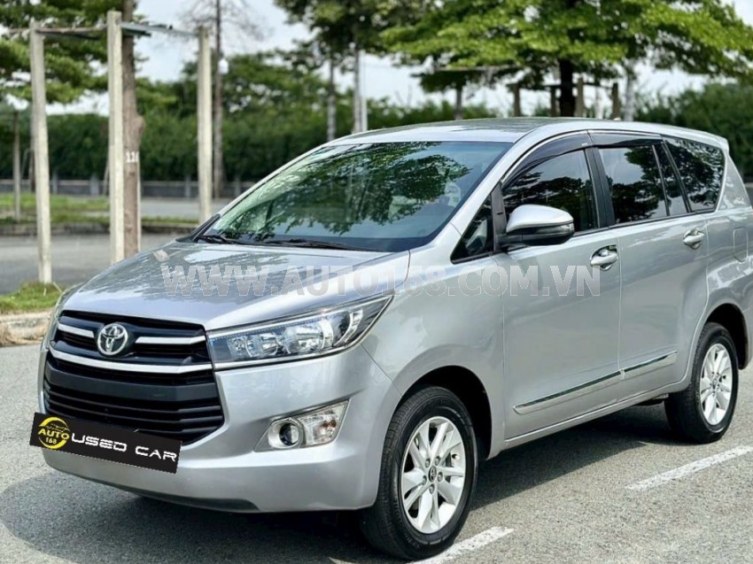 Toyota Innova 2.0E