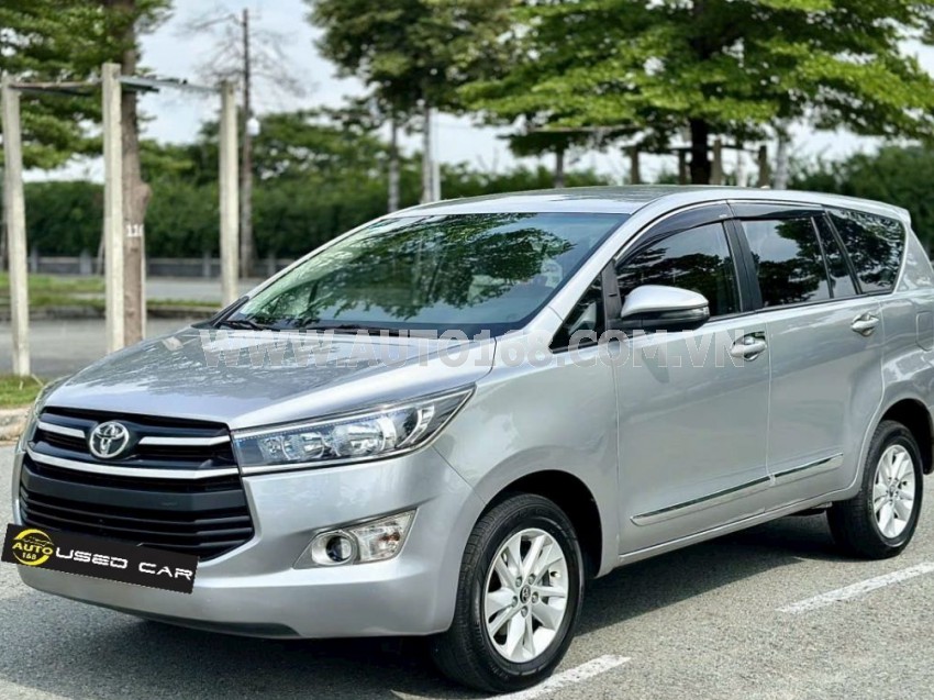 Toyota Innova 2.0E