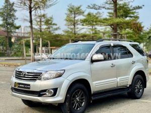 Xe Toyota Fortuner 2.7V 4x2 AT 2015