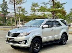 Xe Toyota Fortuner 2.7V 4x2 AT 2015
