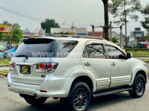 Xe Toyota Fortuner 2.7V 4x2 AT 2015