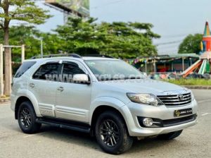 Xe Toyota Fortuner 2.7V 4x2 AT 2015