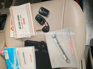 Xe Toyota Innova 2.0G 2015
