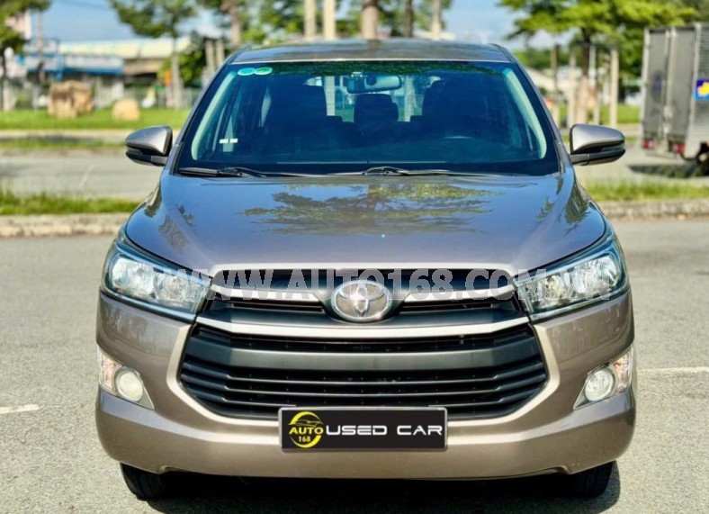 Toyota Innova 2.0E