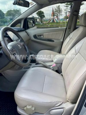 Xe Toyota Innova 2.0G 2015