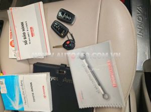 Xe Toyota Innova 2.0G 2015
