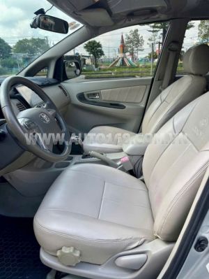 Xe Toyota Innova 2.0G 2015