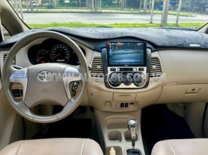 Xe Toyota Innova 2.0G 2015