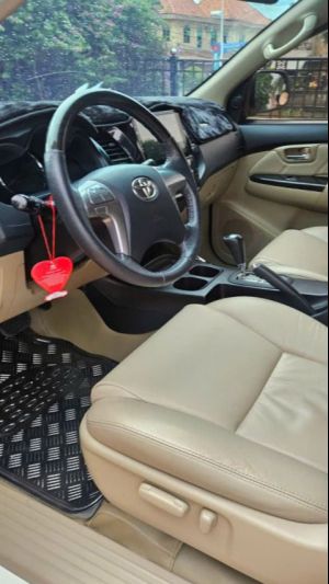 Xe Toyota Fortuner TRD Sportivo 4x2 AT 2016